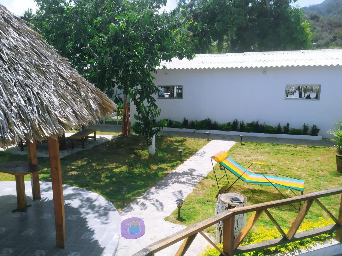 פאלומינו Hostal La Sierra Nevada מראה חיצוני תמונה