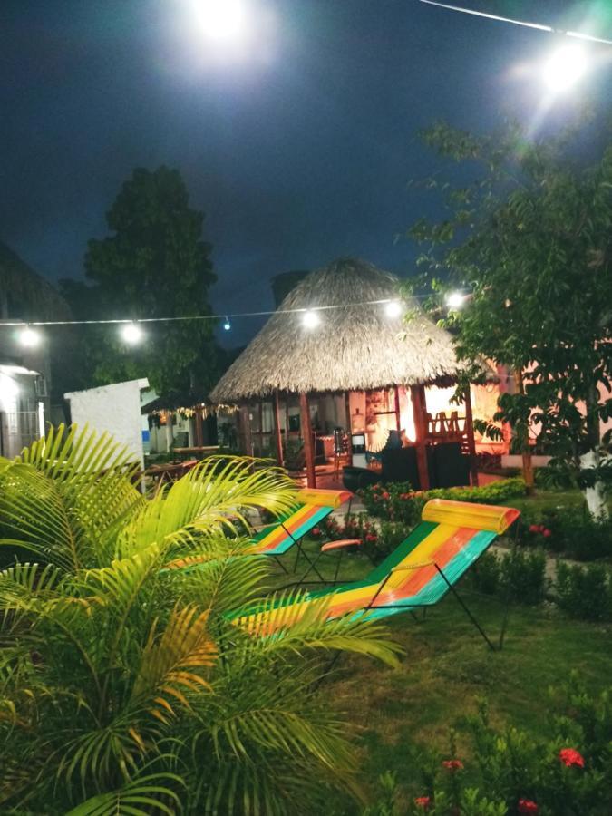 פאלומינו Hostal La Sierra Nevada מראה חיצוני תמונה