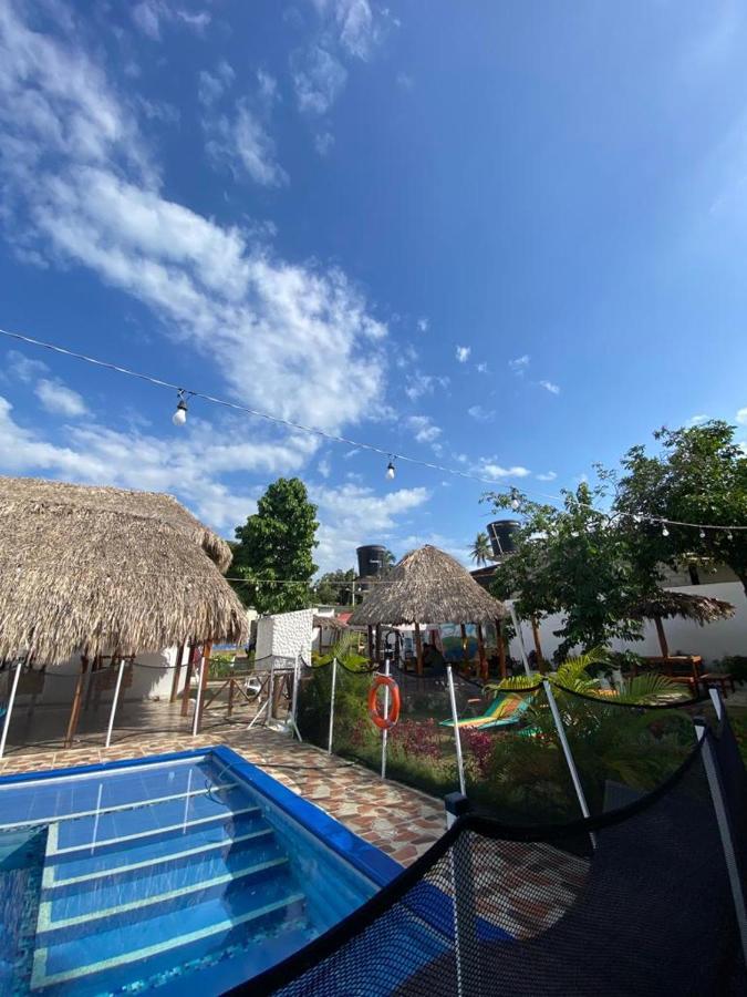פאלומינו Hostal La Sierra Nevada מראה חיצוני תמונה