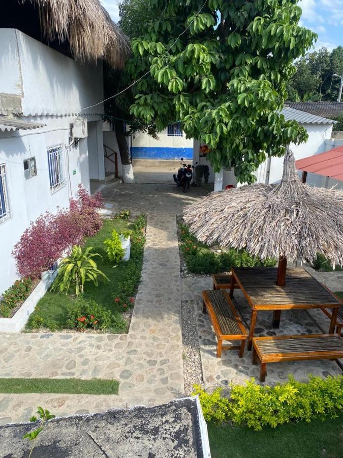 פאלומינו Hostal La Sierra Nevada מראה חיצוני תמונה