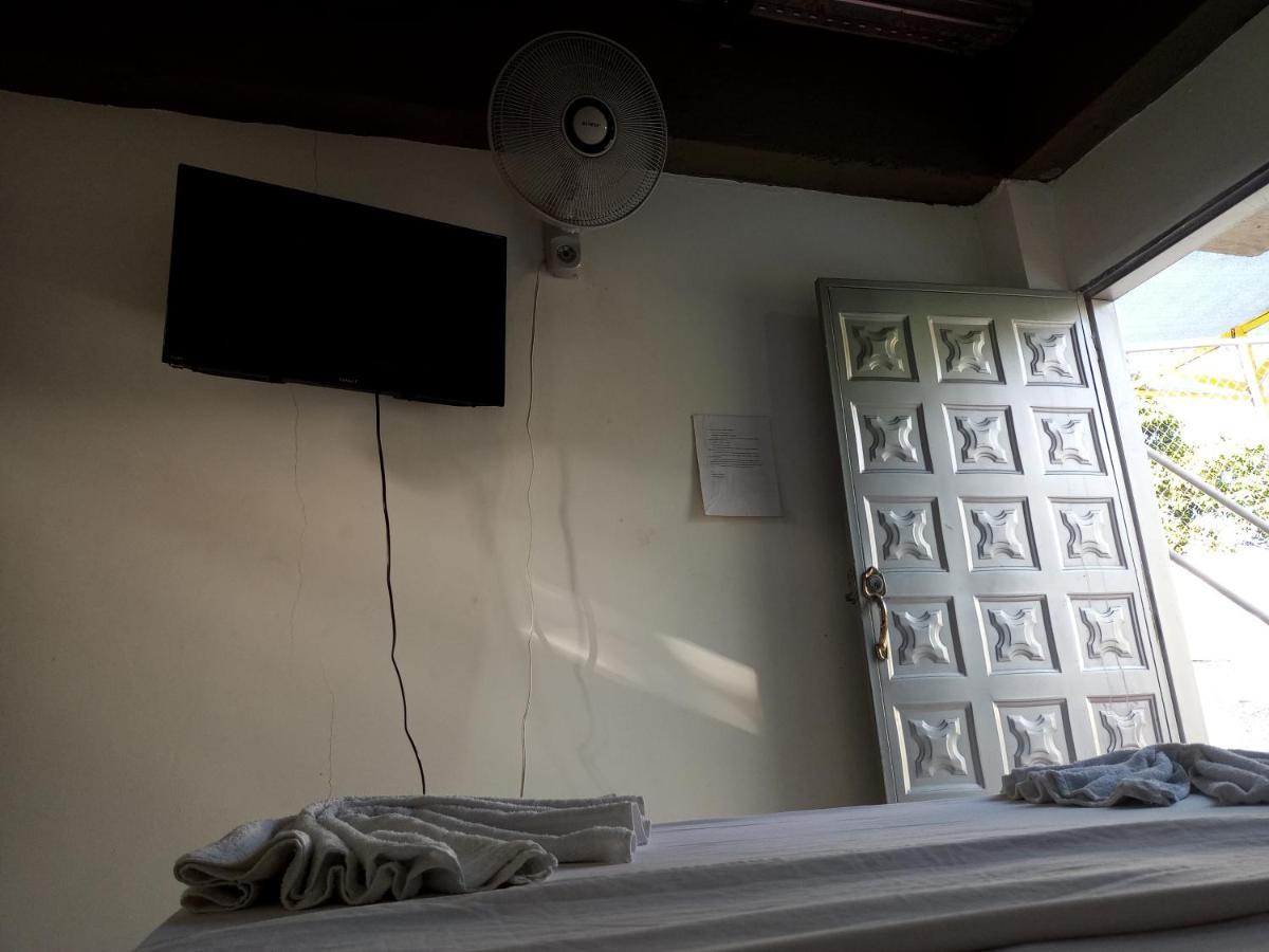 פאלומינו Hostal La Sierra Nevada מראה חיצוני תמונה
