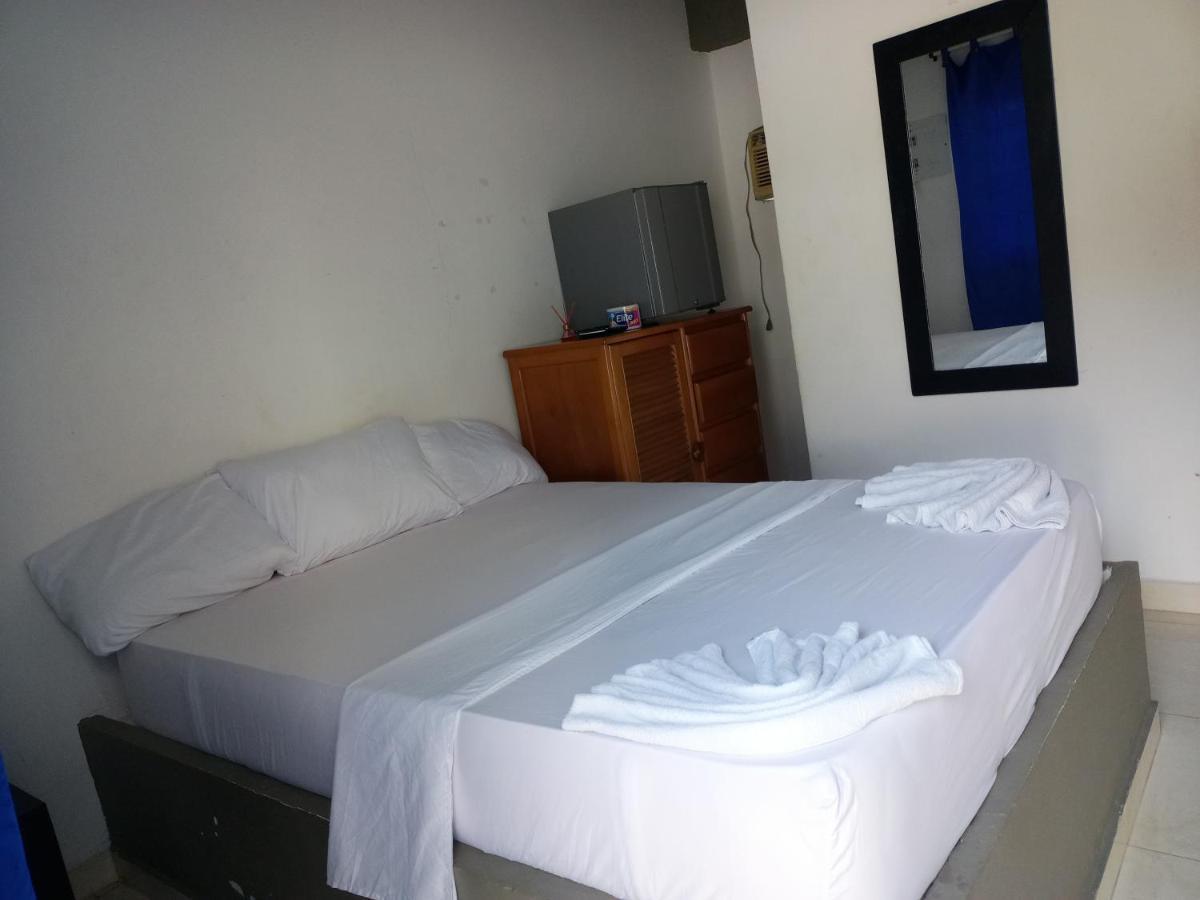 פאלומינו Hostal La Sierra Nevada מראה חיצוני תמונה