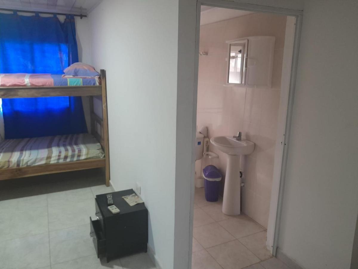 פאלומינו Hostal La Sierra Nevada מראה חיצוני תמונה