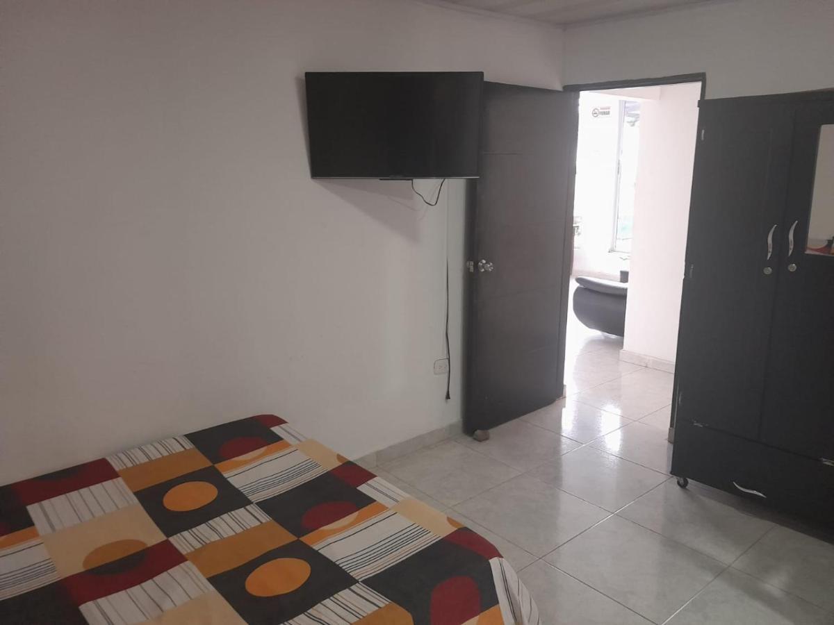 פאלומינו Hostal La Sierra Nevada מראה חיצוני תמונה