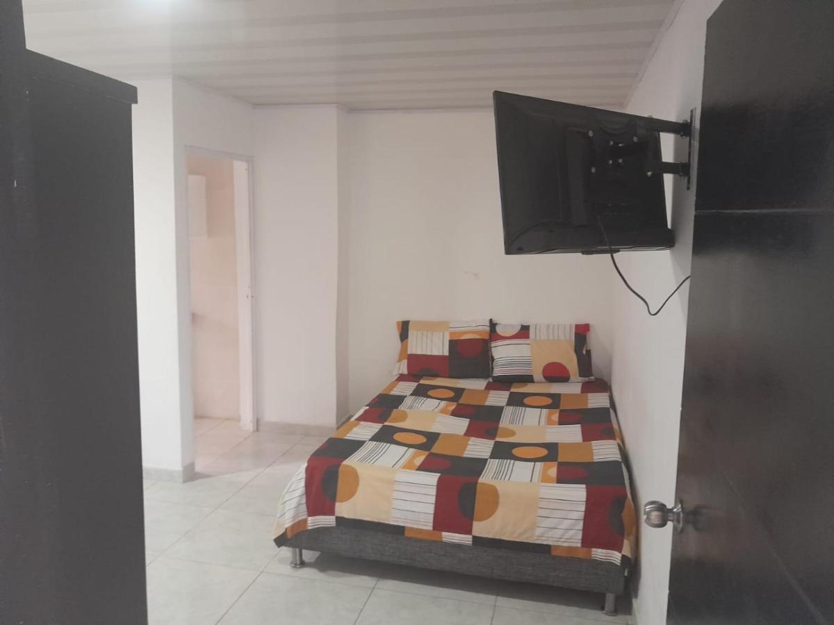 פאלומינו Hostal La Sierra Nevada מראה חיצוני תמונה