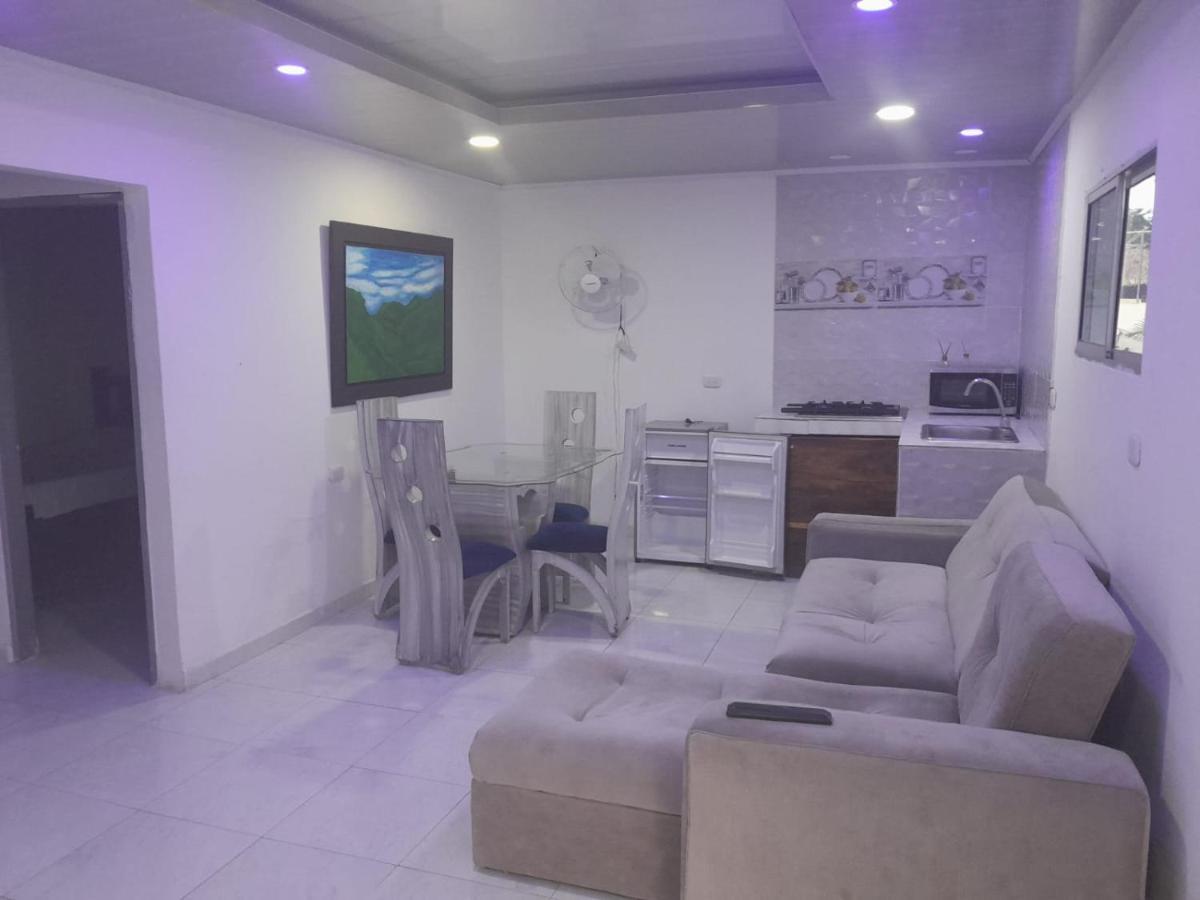 פאלומינו Hostal La Sierra Nevada מראה חיצוני תמונה
