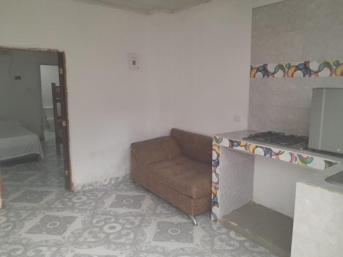 פאלומינו Hostal La Sierra Nevada מראה חיצוני תמונה