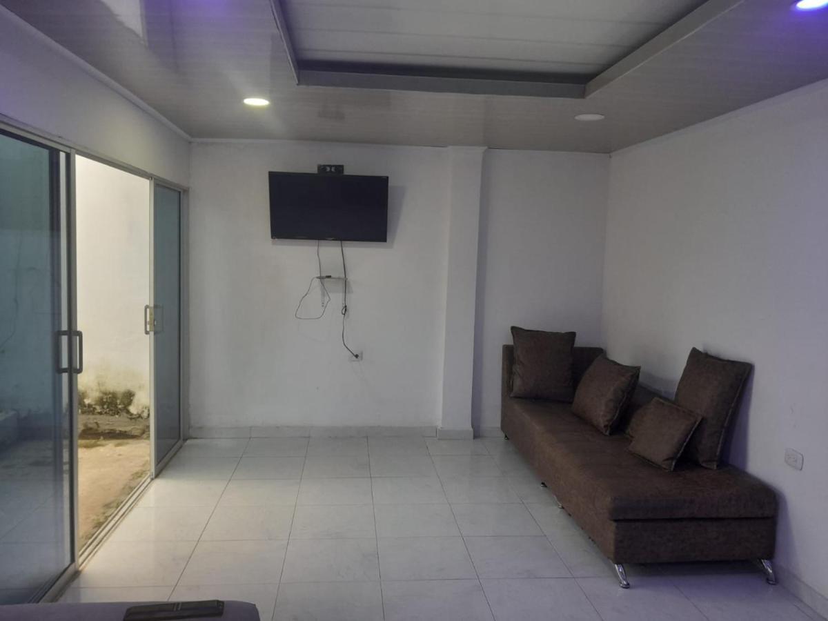 פאלומינו Hostal La Sierra Nevada מראה חיצוני תמונה