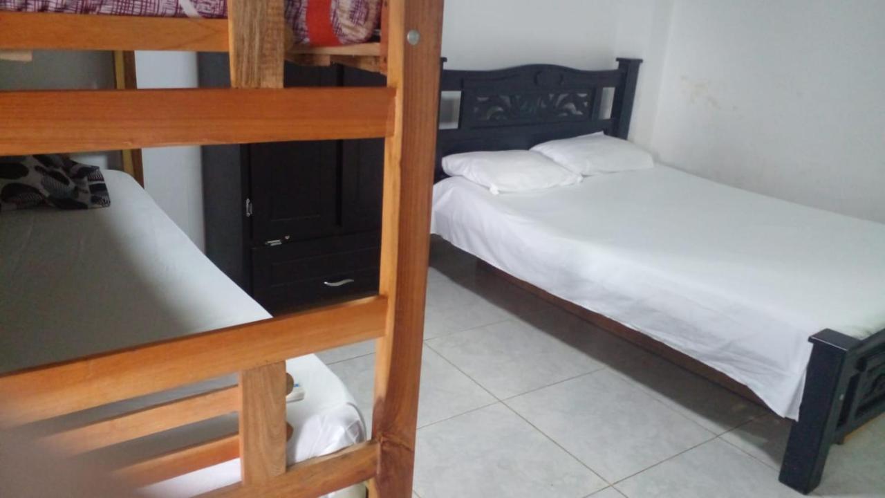 פאלומינו Hostal La Sierra Nevada מראה חיצוני תמונה
